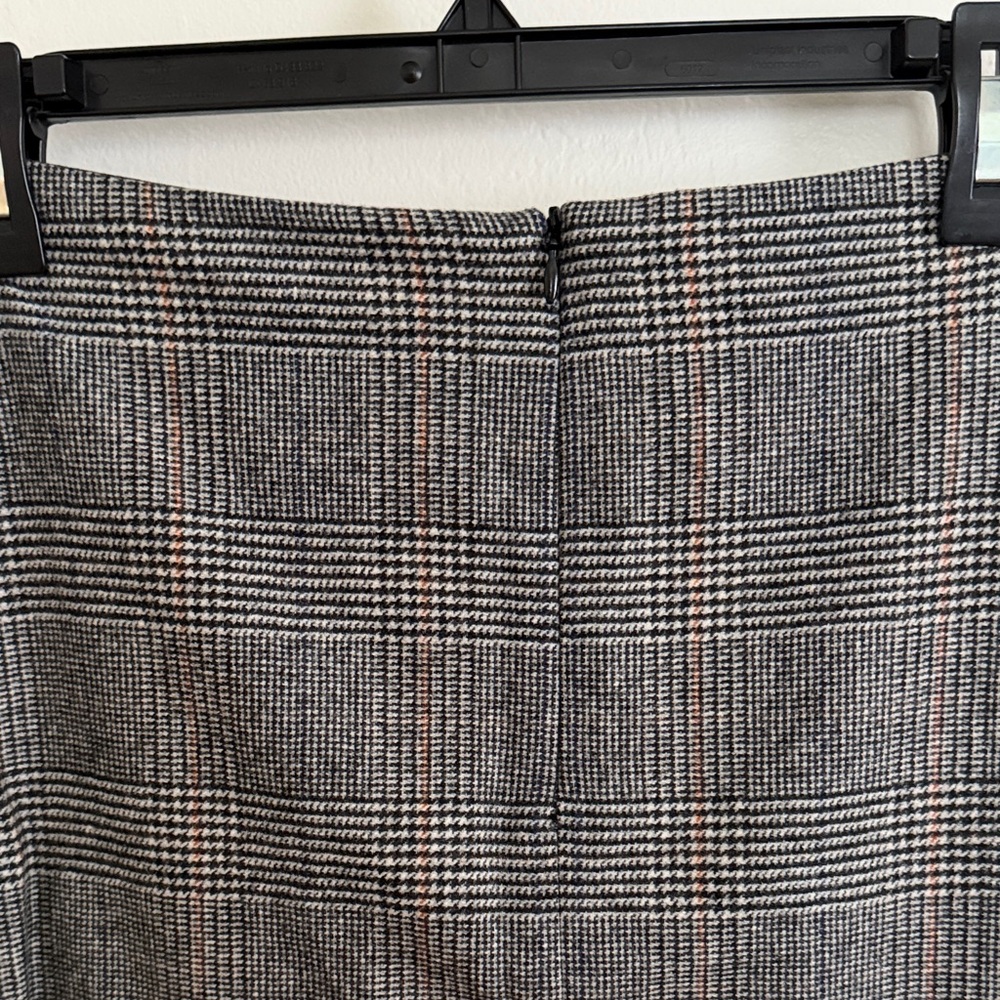 Classic Gray Plaid Women's Skirt - Picture 2 of 4